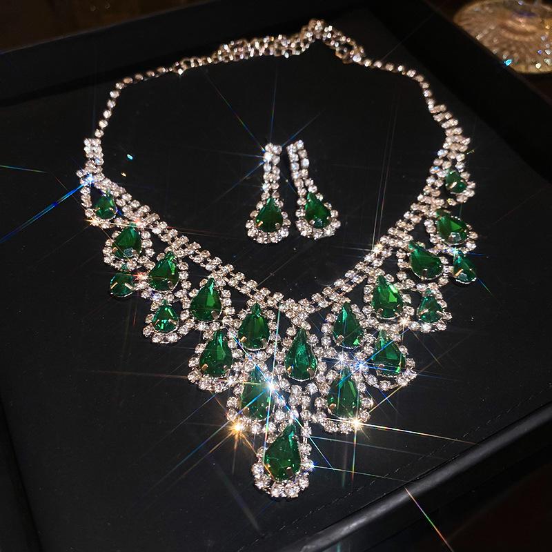 Luxury Vintage Emerald Water-Drop Jewelry Set