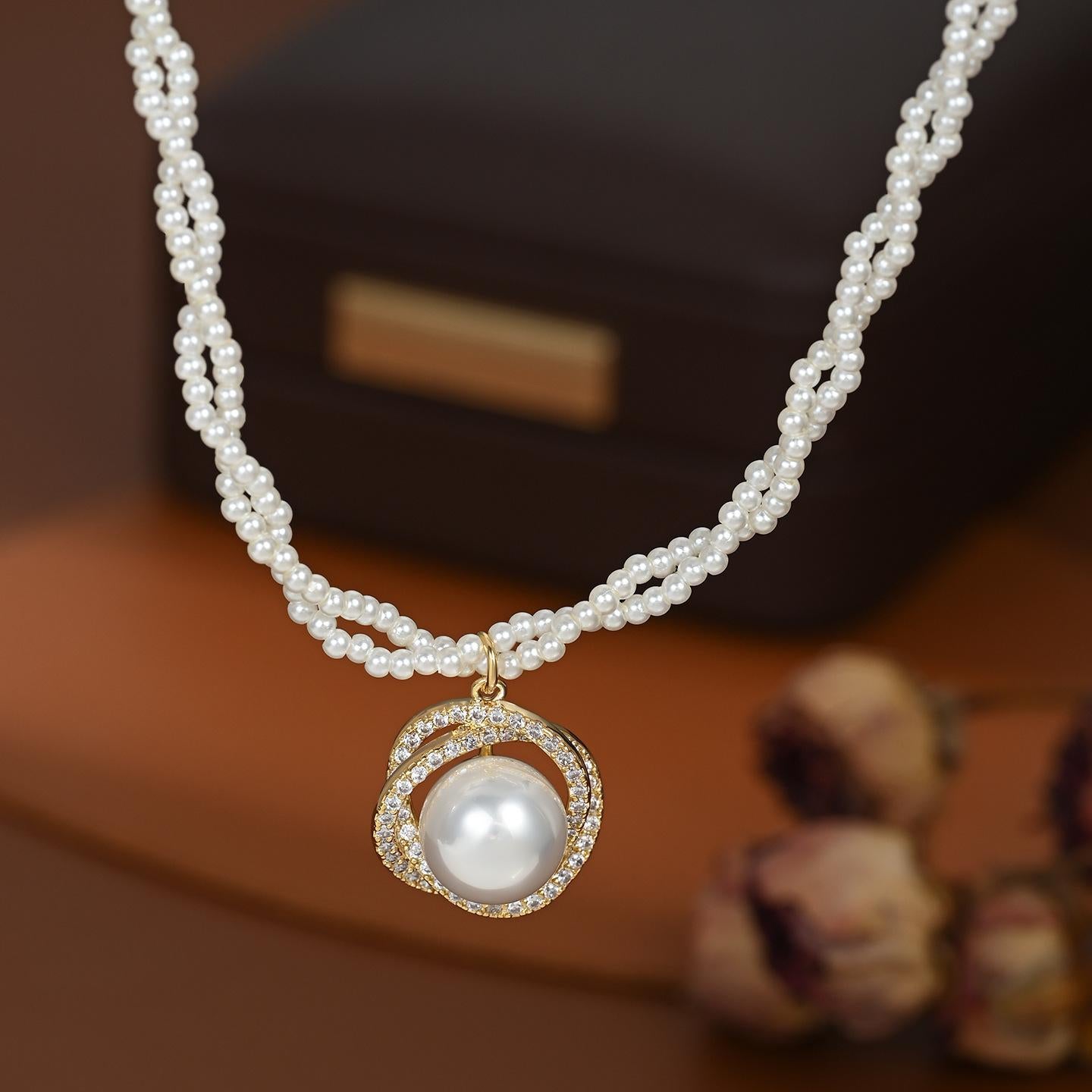 170.Twisted Pearl Strand Necklace with Crystal Swirl Pearl Pendant