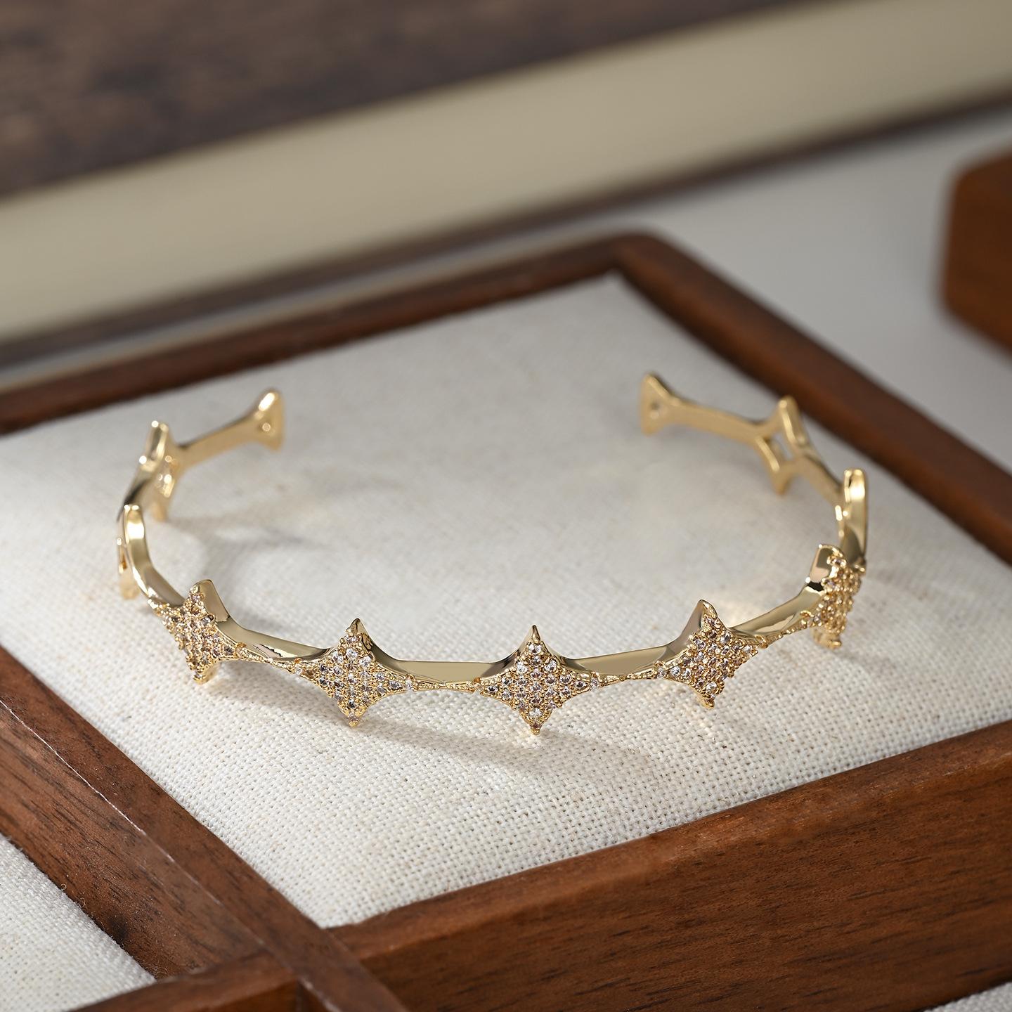 104Vintage French Tiara Gold Cuff Bangle