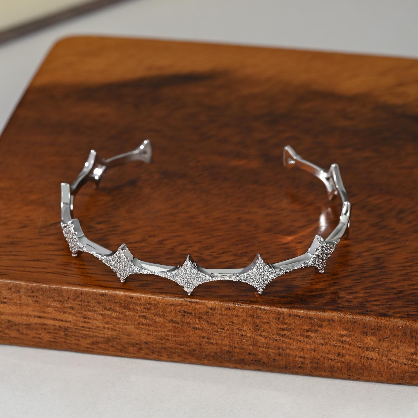 105Vintage French Spiky Crown Gold Cuff Bangle