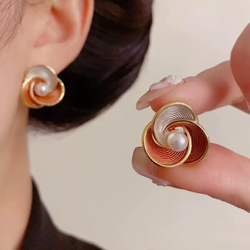 137-138French Vintage Twisted Pearl Earrings