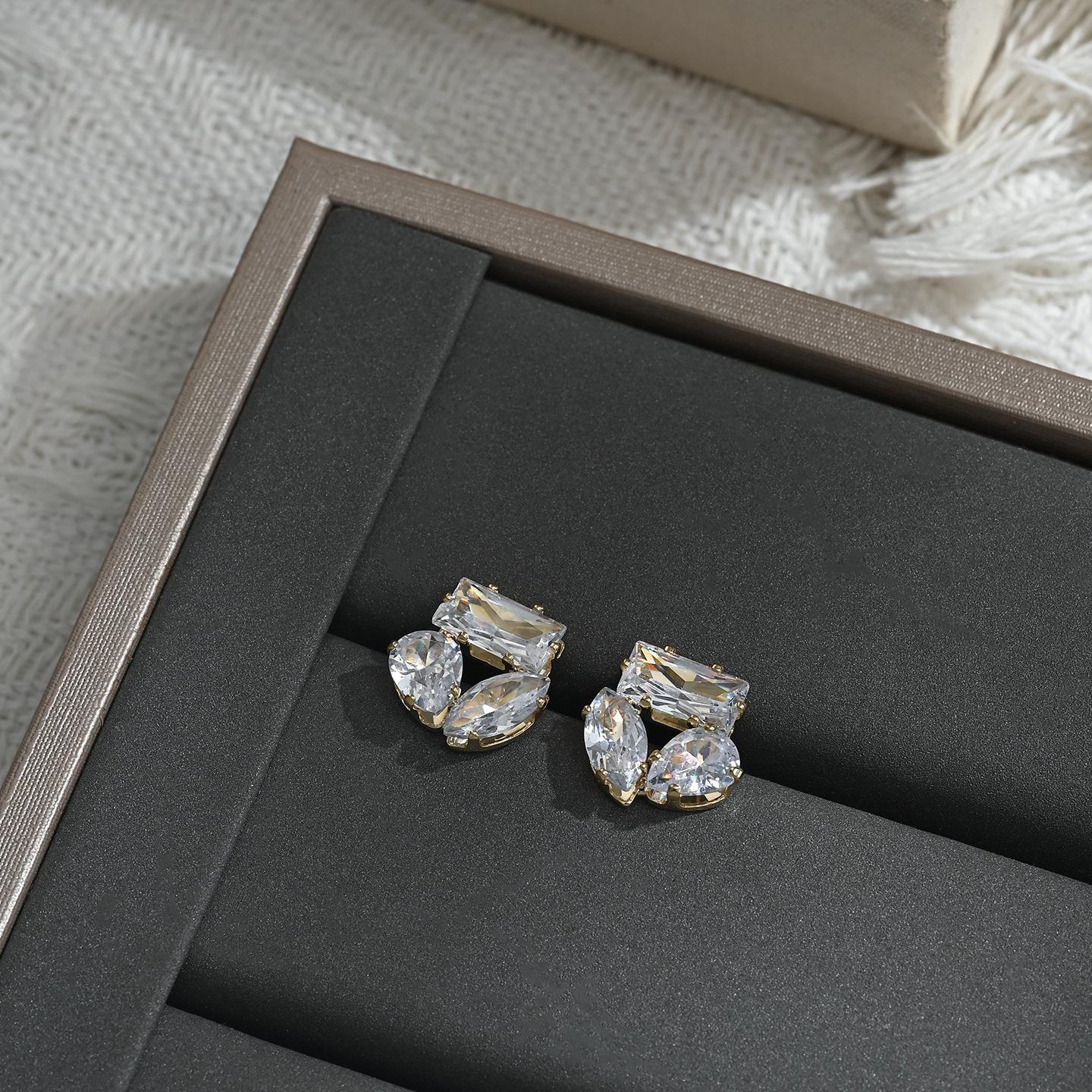 149-150French Vintage Quilted Square Studs