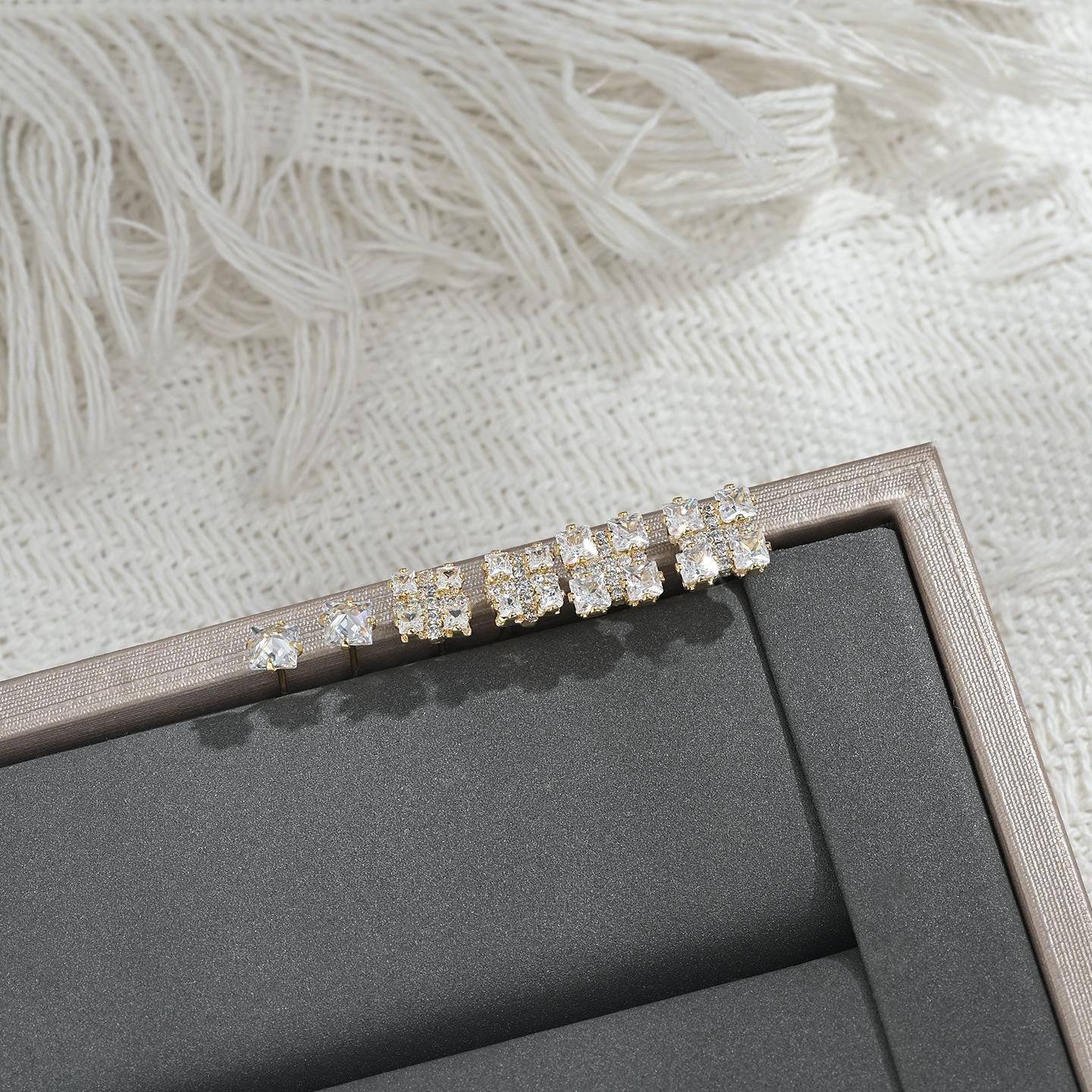 152-153Minimalist Square Studs 3-Piece Set